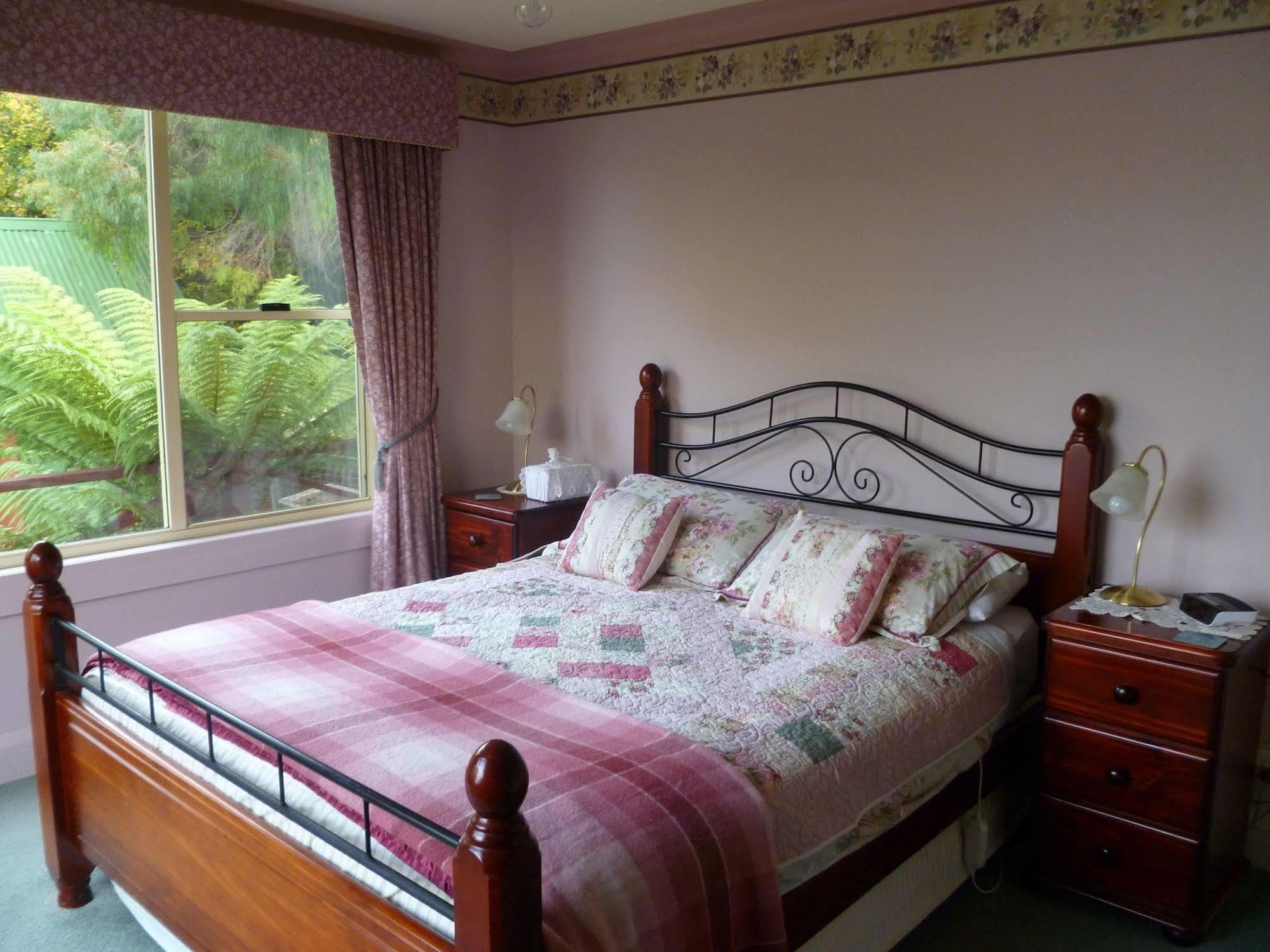Donalea Bed And Breakfast & Riverview Apartment Castle Forbes Bay Екстер'єр фото