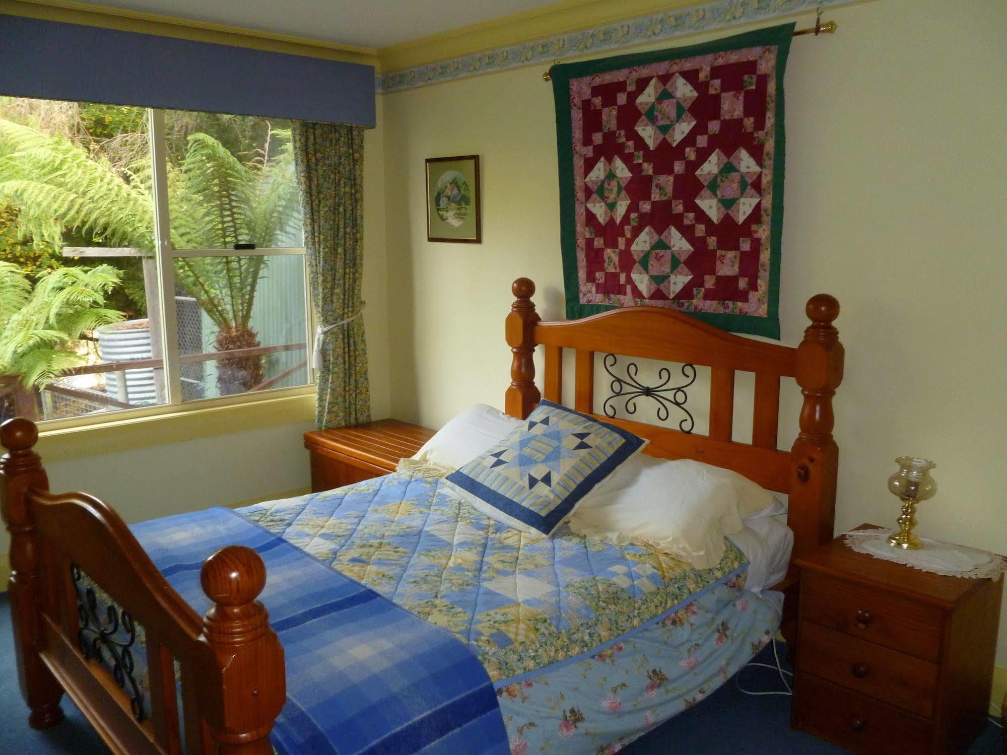 Donalea Bed And Breakfast & Riverview Apartment Castle Forbes Bay Екстер'єр фото